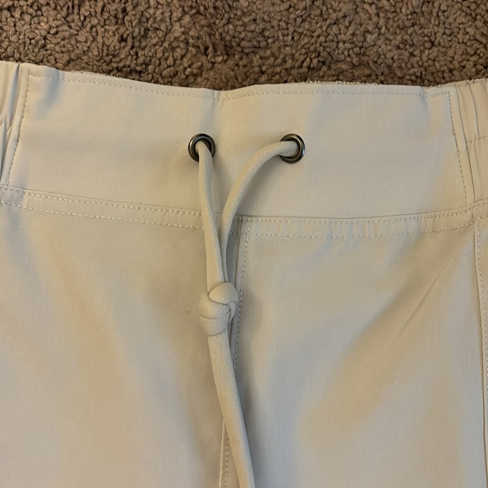 Shorts - Picture 4 of 5